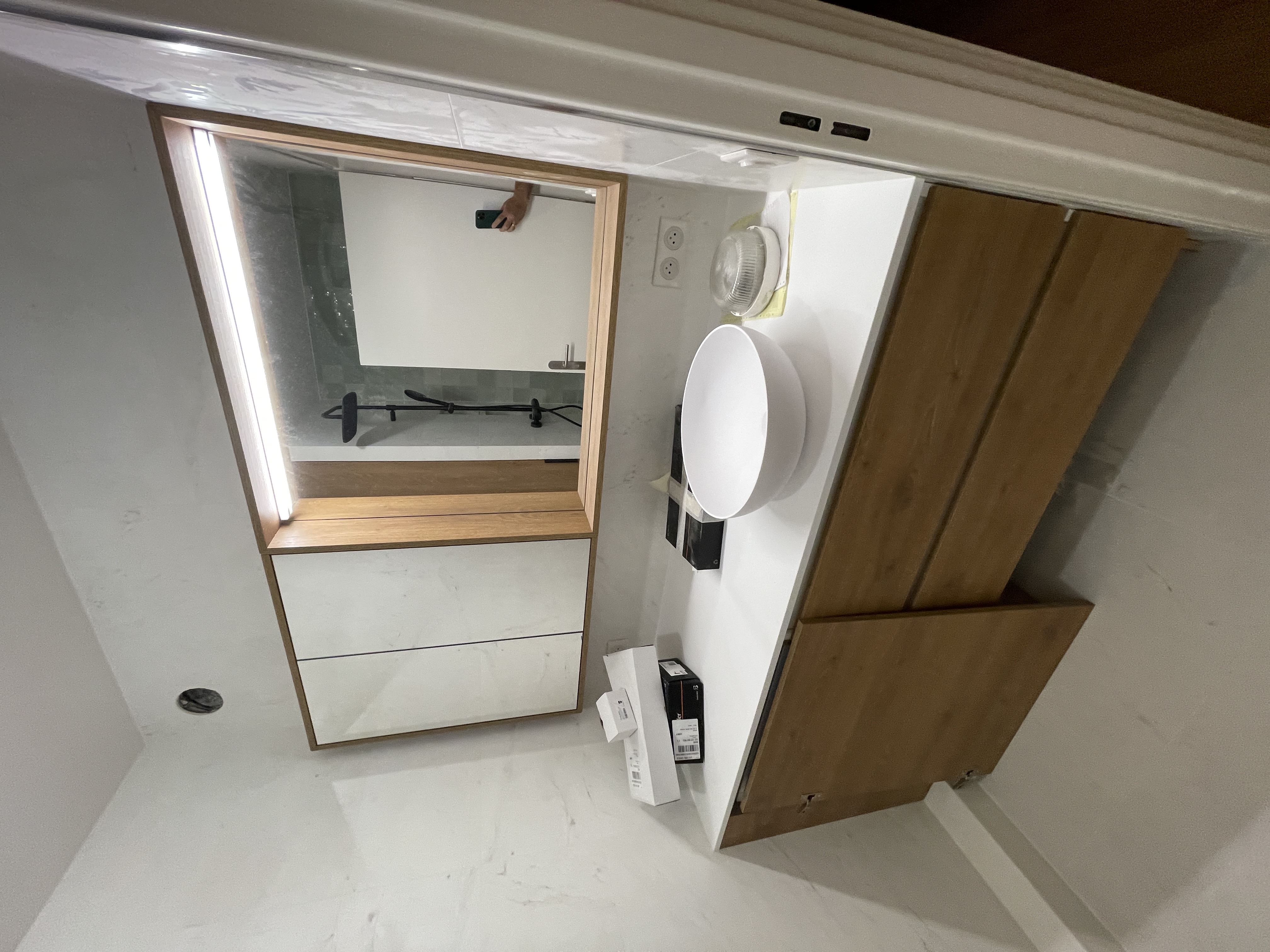 Rénovation complète d’une salle de bain : carrelage & meuble sur-mesure